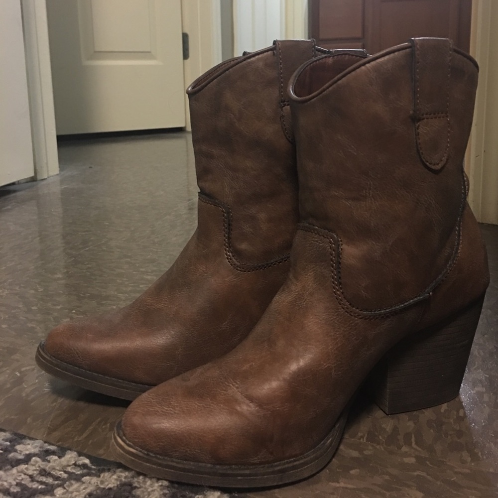 Steve Madden/ Madden girl booties