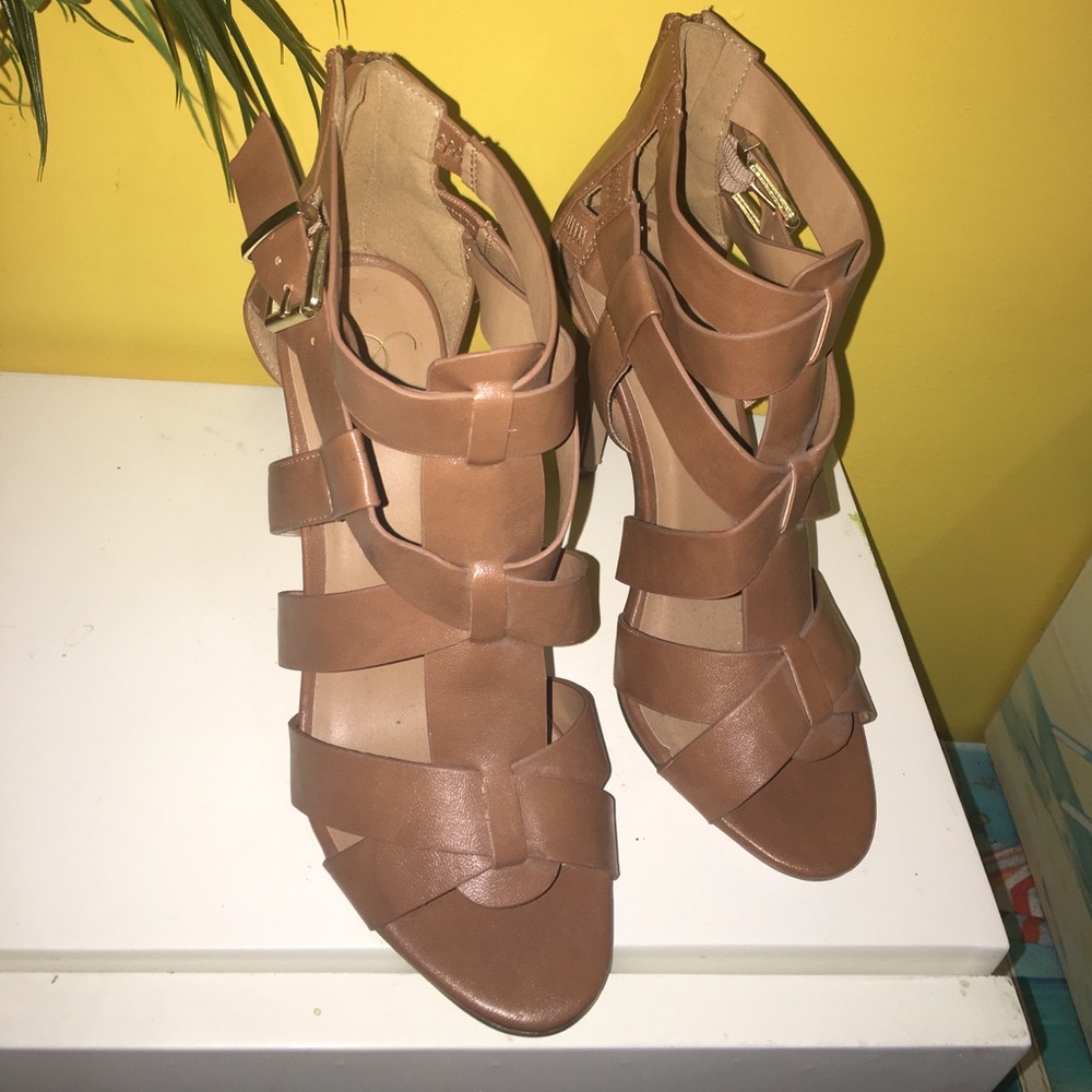 Nice heels ! - Picture 2 of 4
