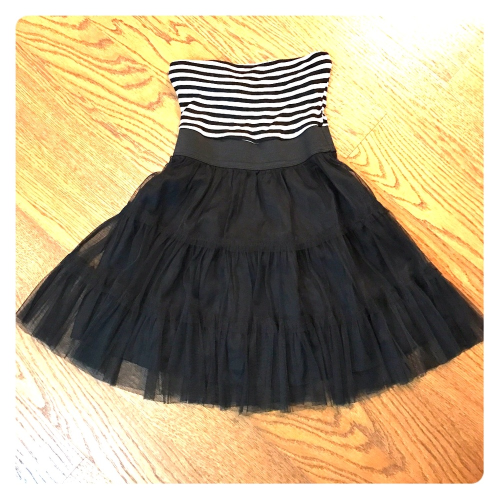 🖤 SALE Strapless Crinoline Dress