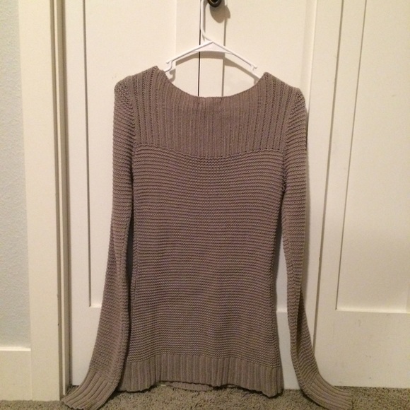 Crocheted sweater. - Picture 4 of 5