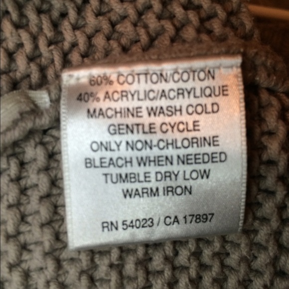 Crocheted sweater. - Picture 5 of 5