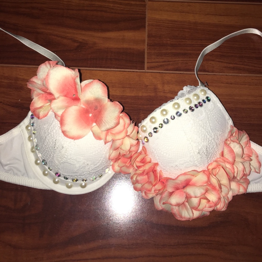 Rave bra