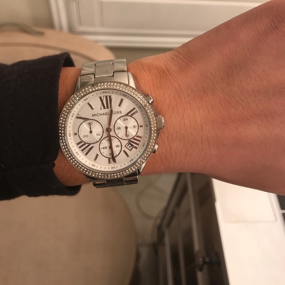 MK Watch - Picture 1 of 1