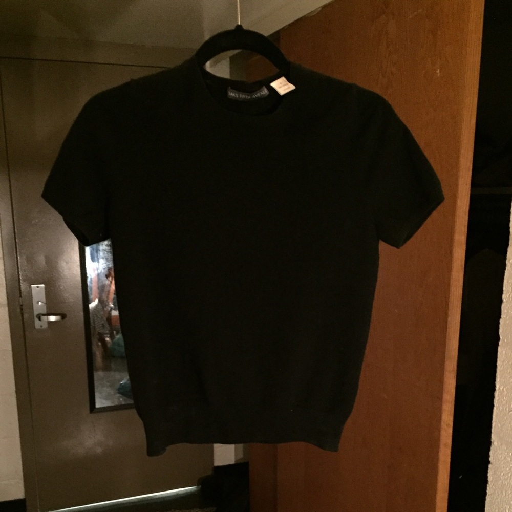 Black crop top cashmere.