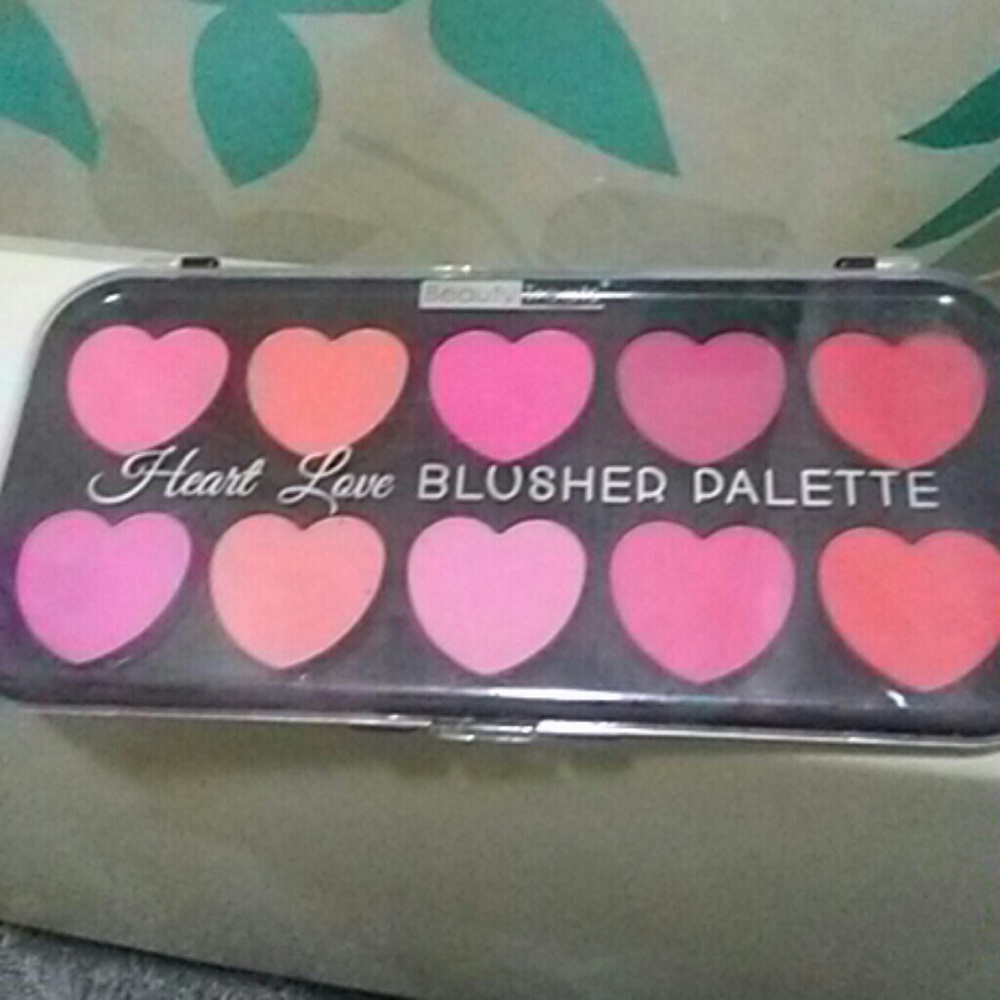 Heart blush palette