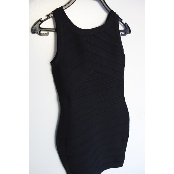 Back-Cutout Reversible Bandage Stretch Dress - Picture 3 of 8