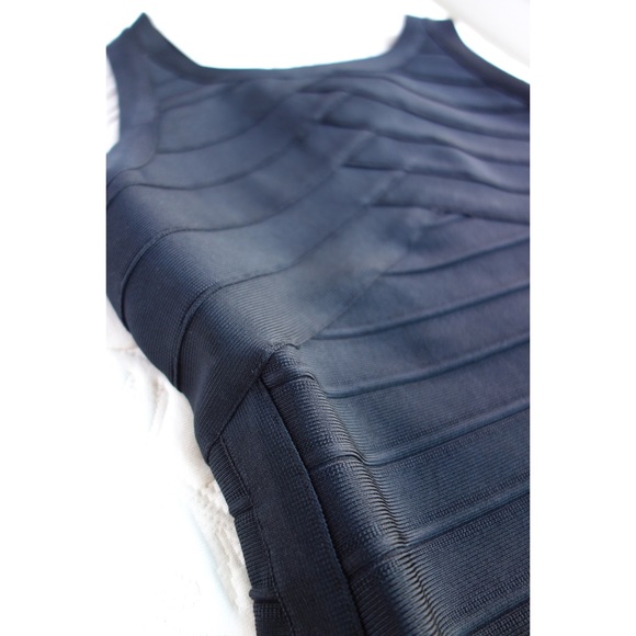 Back-Cutout Reversible Bandage Stretch Dress - Picture 8 of 8