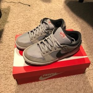 Nike sb low dunk RARE!!! Size 8.5
