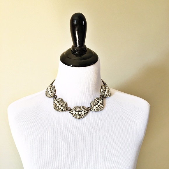 Rhinestone Lips with Faux Pearly Whites - Picture 5 of 6