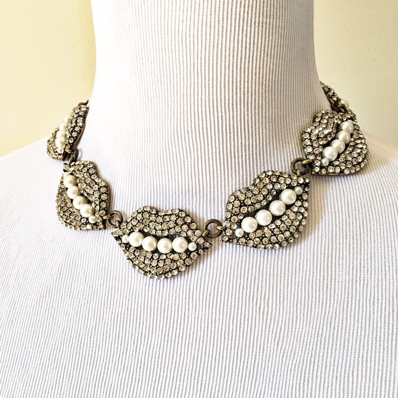 Rhinestone Lips with Faux Pearly Whites - Picture 4 of 6