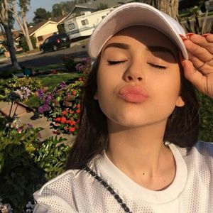 Meet your Posher, Christina