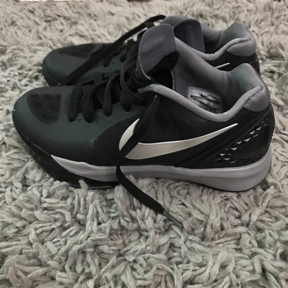 SOLD Nike shoes size 7