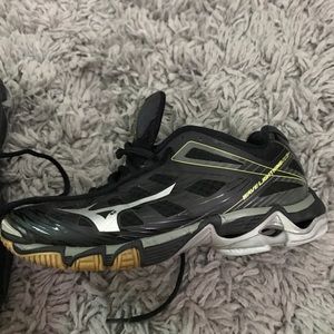 Mizuno Wave Lightning RX3