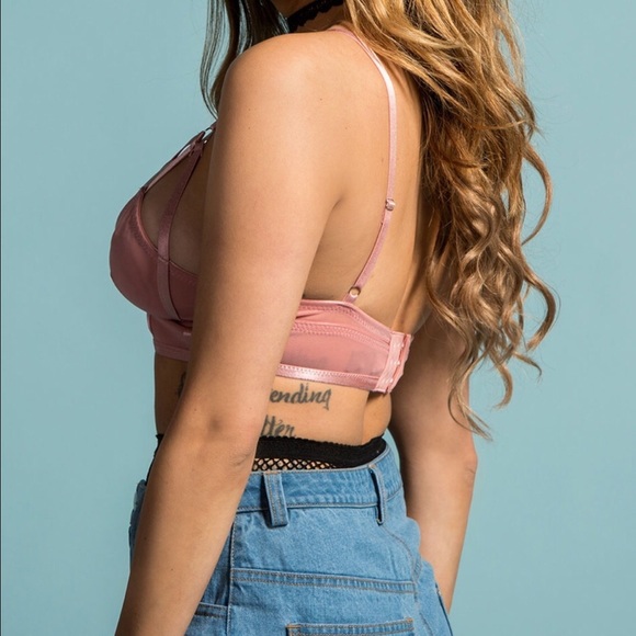 Cut out Bra - Picture 3 of 3