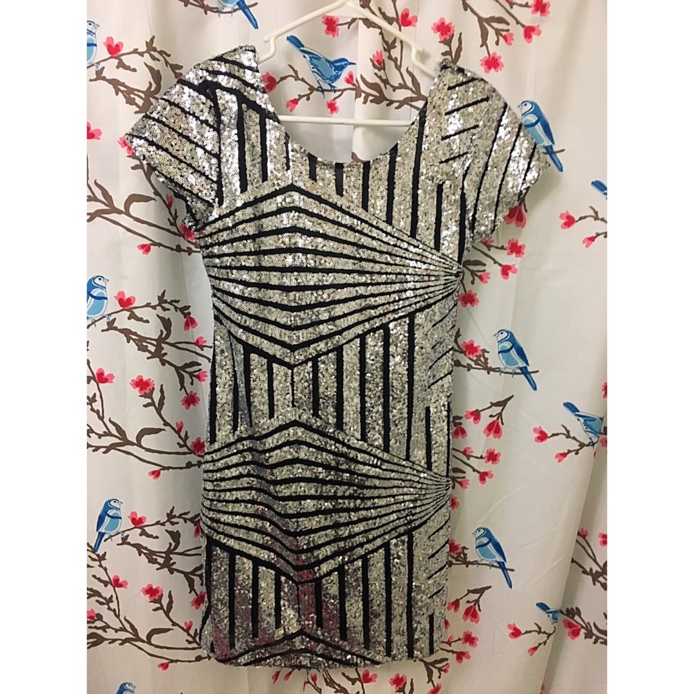 Short sleeve Backless Geo stripe Sequin sliver