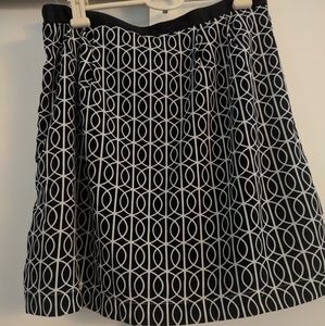 Black and white Banana Republic skirt
