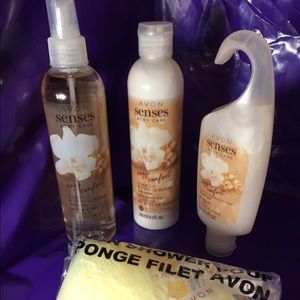 Avon Vanilla & Sandalwood Set