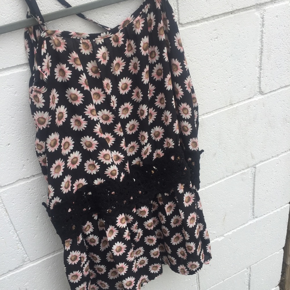 ❌SOLD❌ FREE PEOPLE Daisy Romper with Lace Detail - Picture 6 of 8