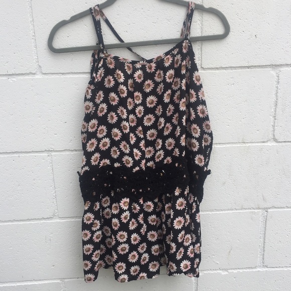 ❌SOLD❌ FREE PEOPLE Daisy Romper with Lace Detail - Picture 4 of 8