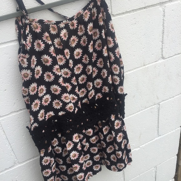 ❌SOLD❌ FREE PEOPLE Daisy Romper with Lace Detail - Picture 6 of 8