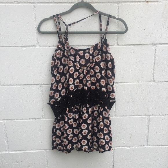 ❌SOLD❌ FREE PEOPLE Daisy Romper with Lace Detail - Picture 8 of 8