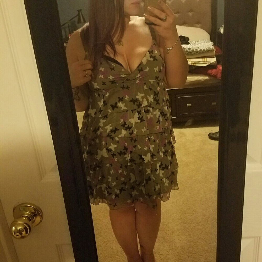Beatiful Flutter Butterfly Spring Dress - Picture 4 of 4