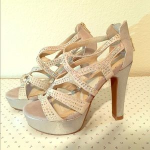 4 inch sparkling pumps- size 5