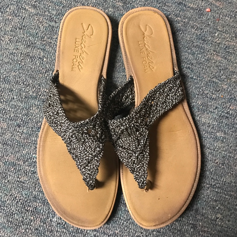 Sketchers flip flops