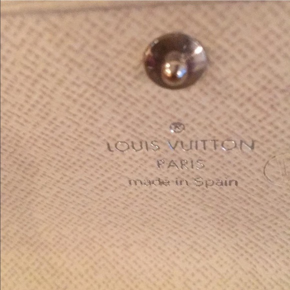 ❌❌SOLD❌❌ AUTHENTIC Louis Vuitton Epi Wallet - Picture 4 of 7
