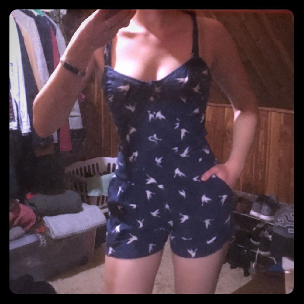 ⚡️ Navy & white printed romper