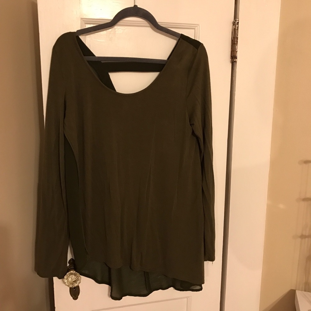 Green long sleeve top