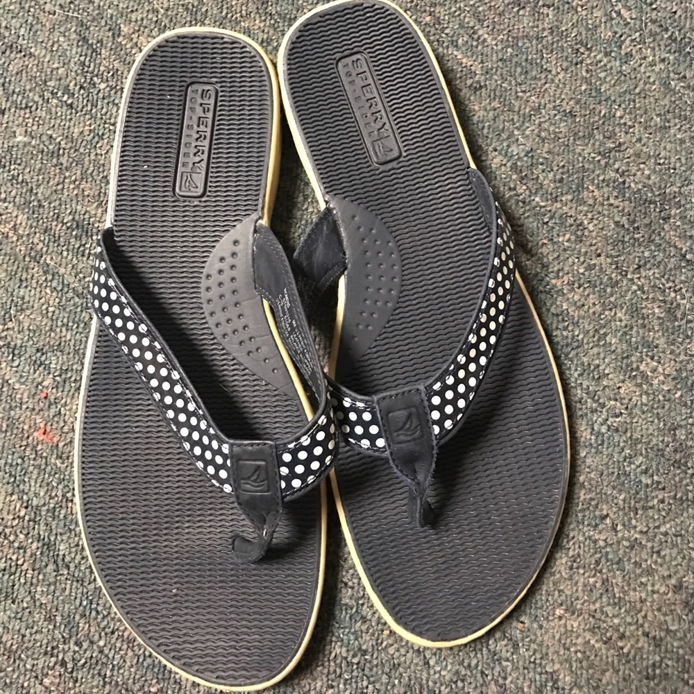 Sperry flip flops