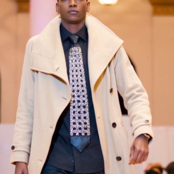 Cheetah printed Tie - Picture 2 of 4