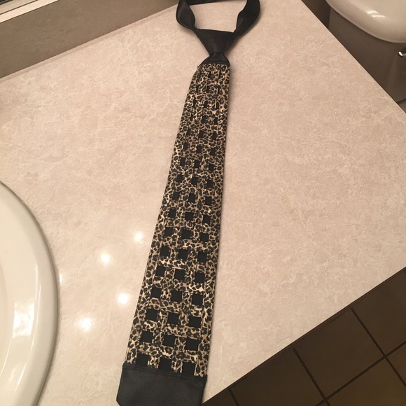 Cheetah printed Tie - Picture 3 of 4