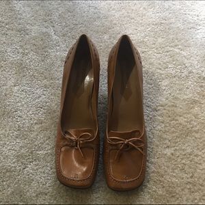 Enzo Angiolini Brown/Tan Kitten Heel Loafer Sz 9