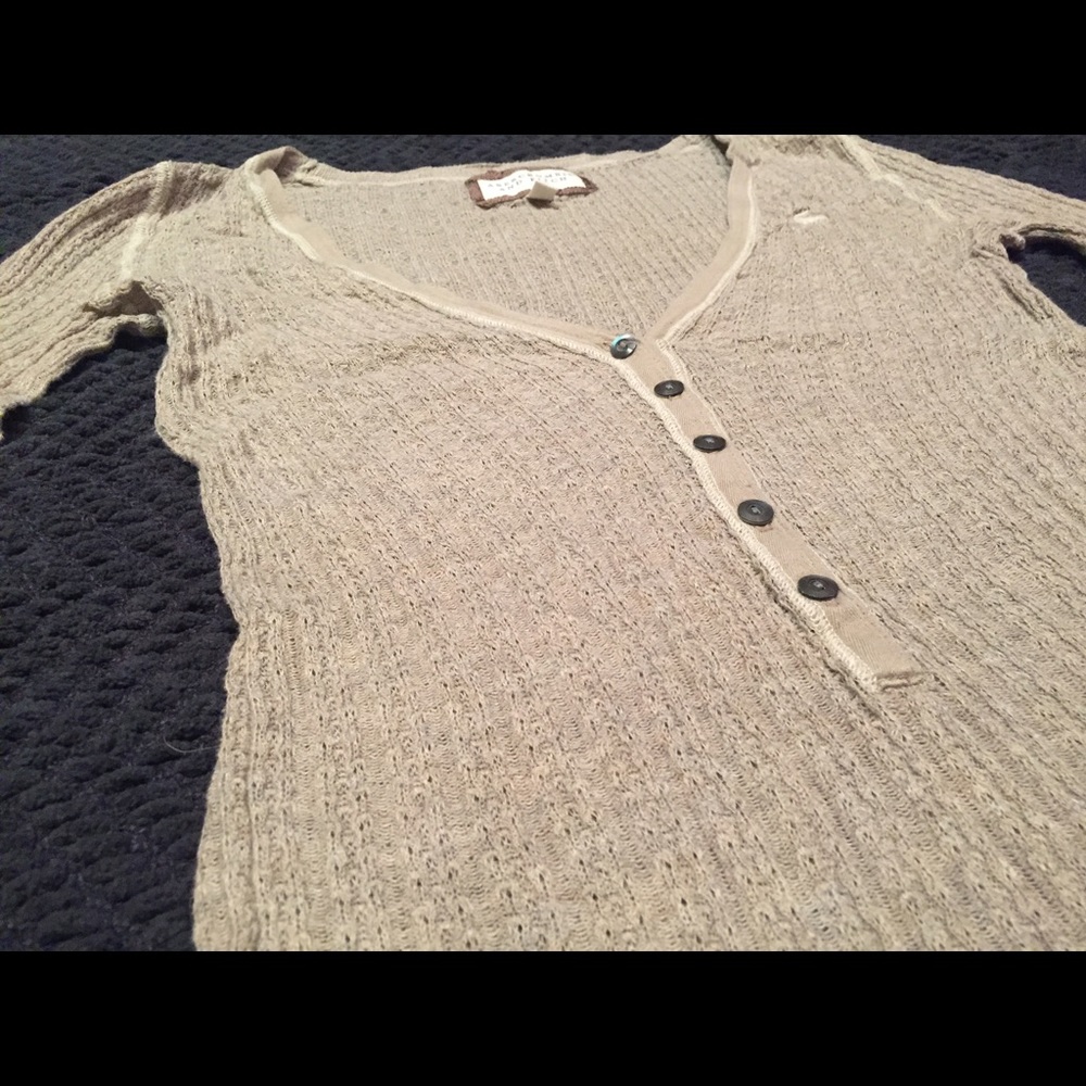 Tan quarter length Abercrombie and Fitch sweater
