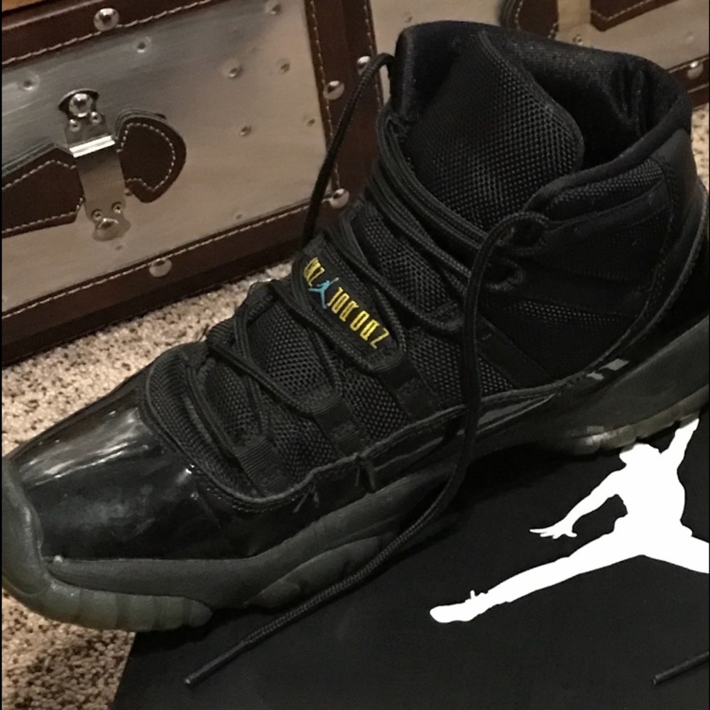 Authentic Jordan gamma 11 size 6 youth