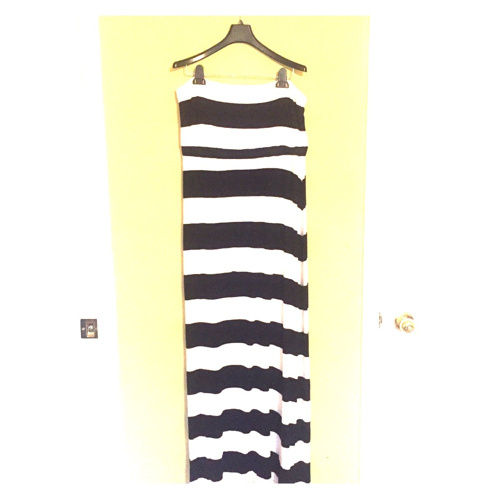 Black and white strapless maxi dress