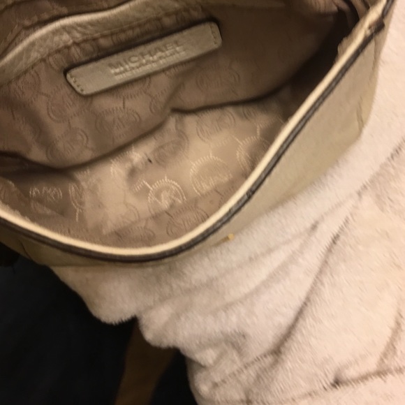 Michale Korea cross body - Picture 2 of 3