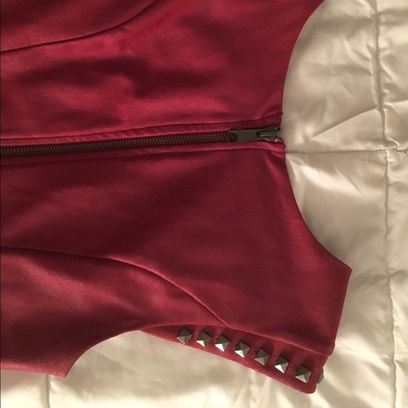 Top - Picture 4 of 8