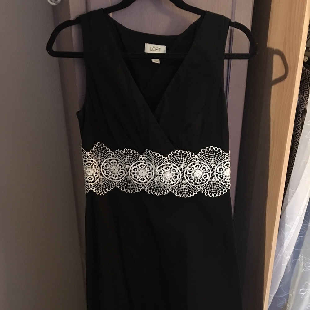 Beautiful classic black & white dress