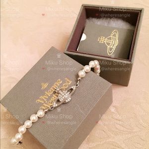 Vivian Westwood pearl bracelet with crystals