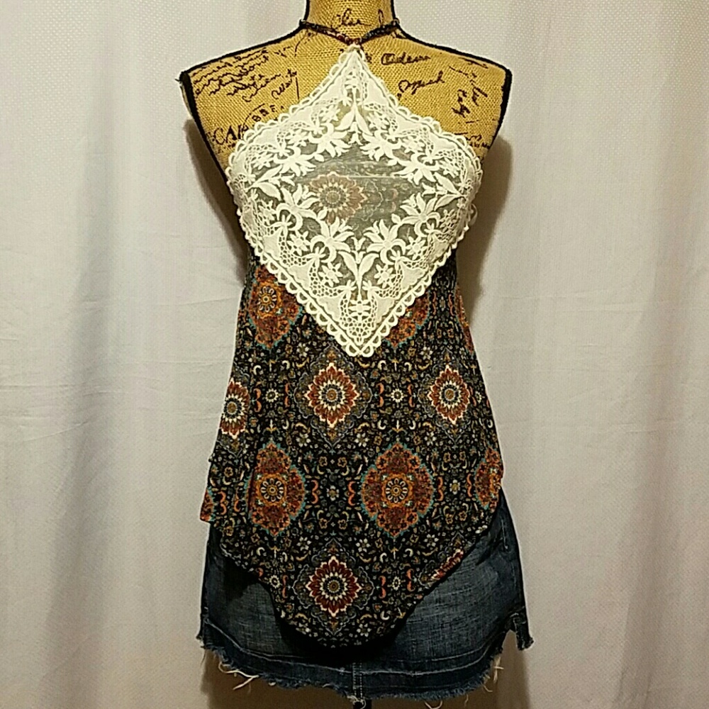 Halter cute printed top.