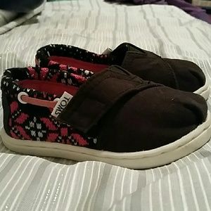 Girls 5t Toms shoes