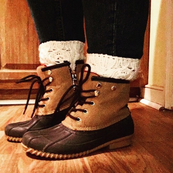 tommy hilfiger duck boots - Picture 2 of 2