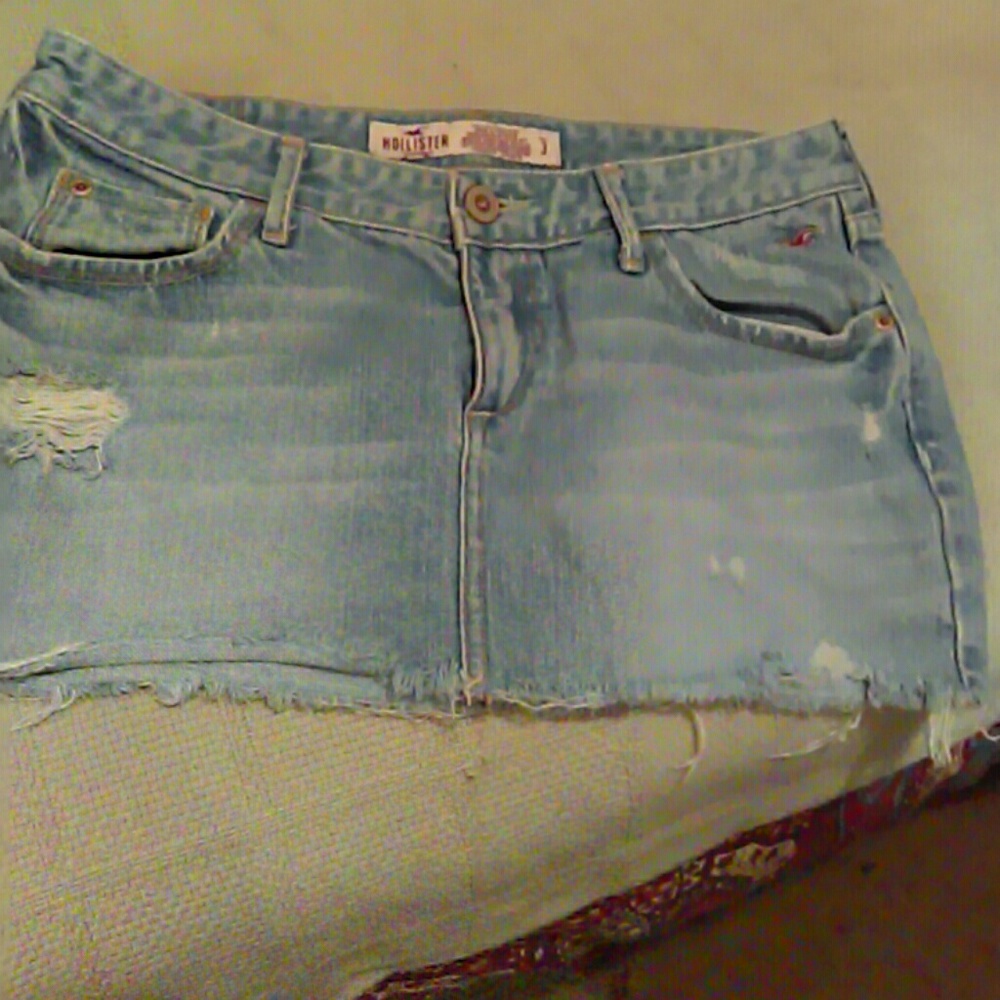 Hollister mini skirt