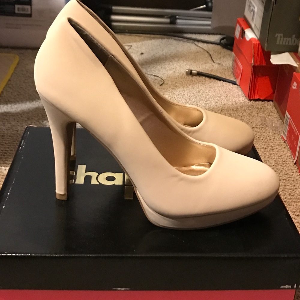 Nubuck nude pumps