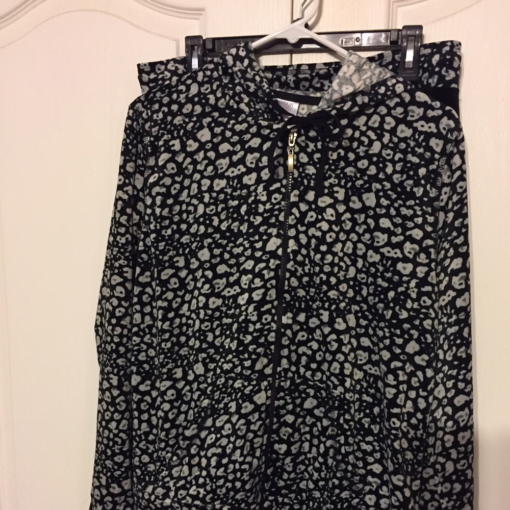 Danskin Now sweatsuit (L)