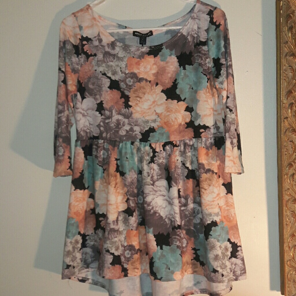 Floral peplum shirt
