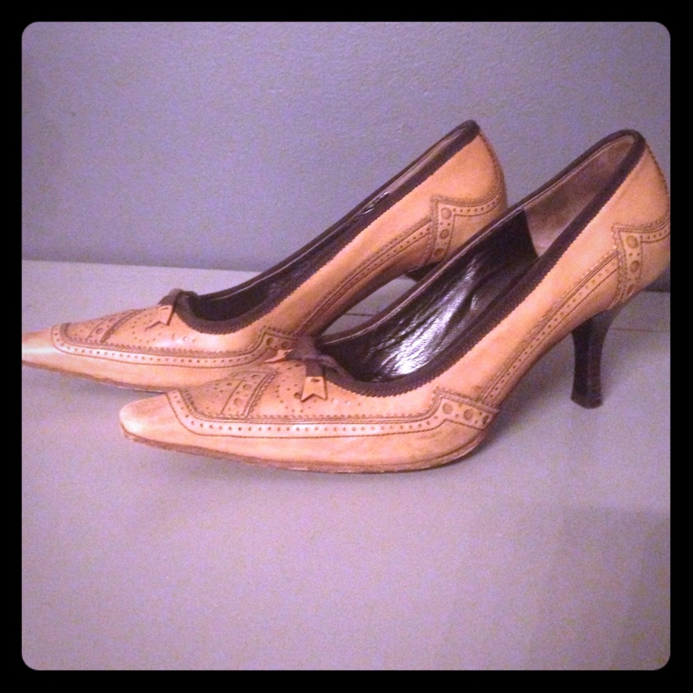 Amazing authentic Prada heels- sz 38